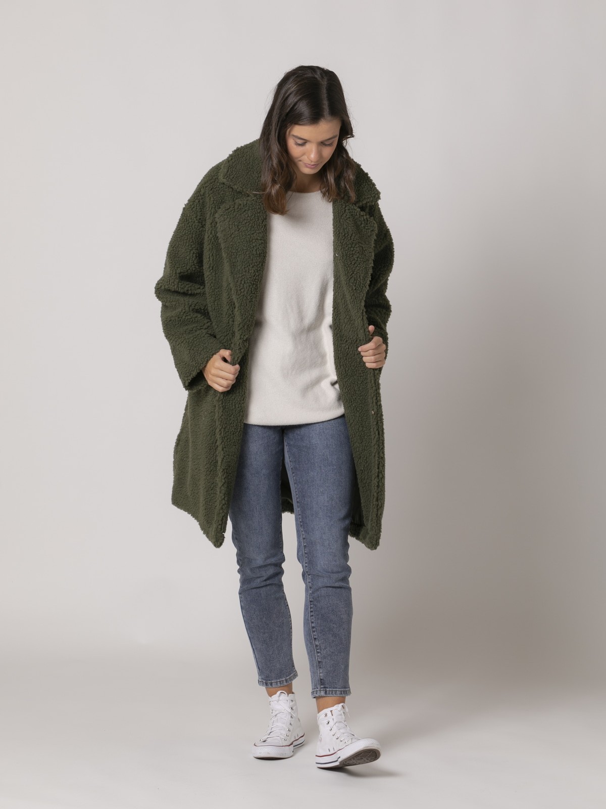 Abrigo Borrego Botones Oversize Caqui