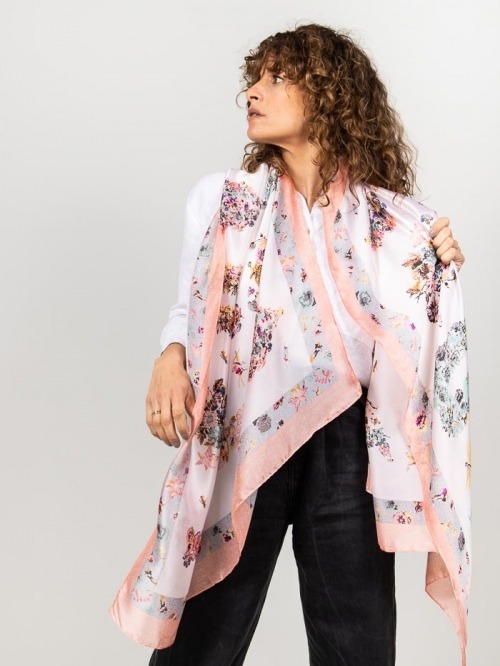 Maxi animal print scarf Pink