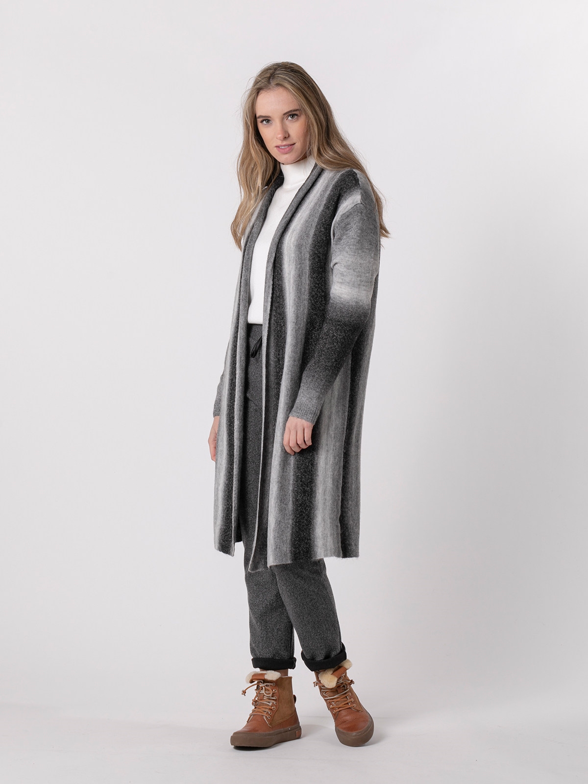 Comprar chaqueta mujer larga punto degradé negro 4x4woman. creando moda