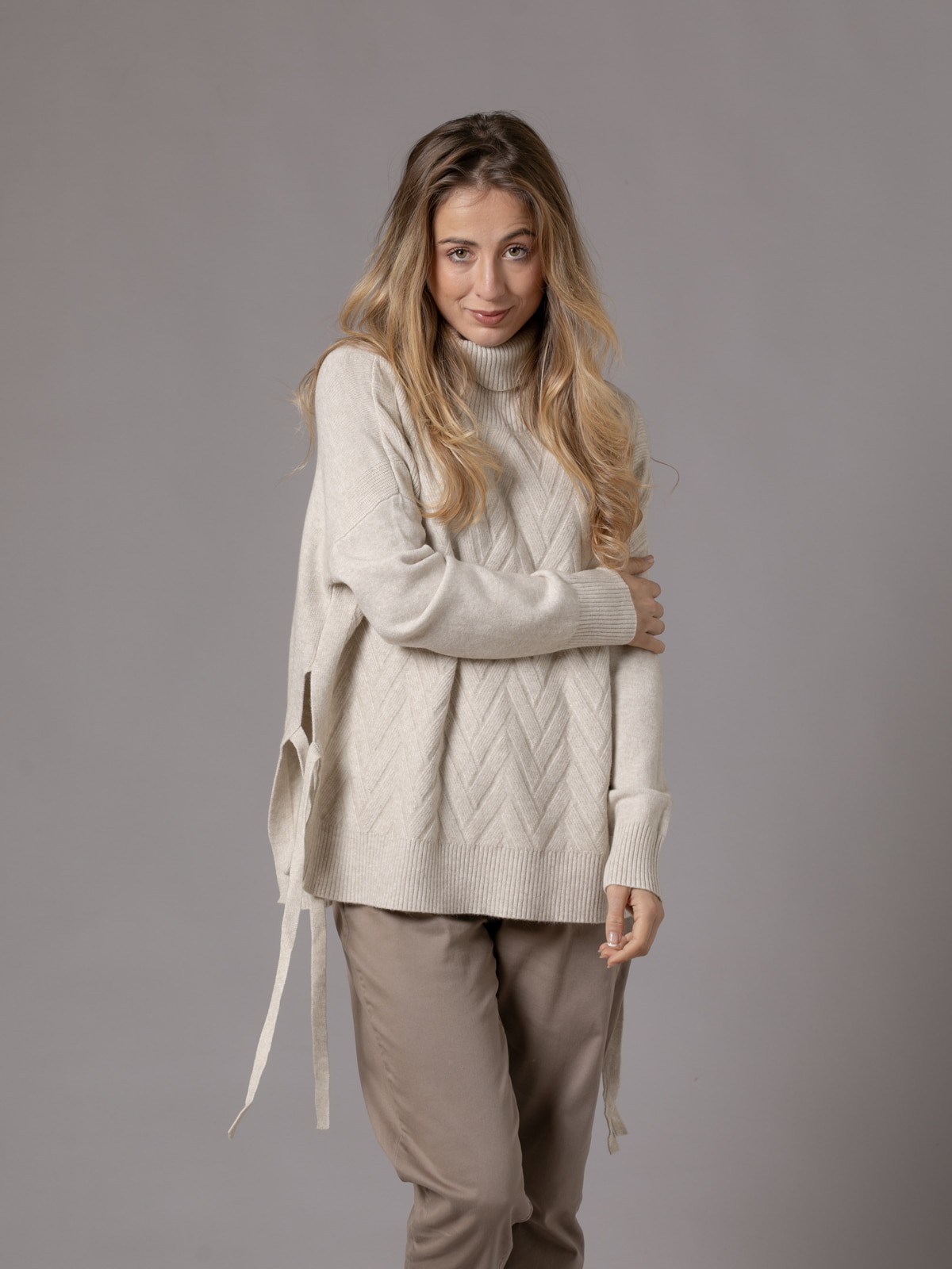 Jersey beige cuello alto oversize mujer, Jerseys anchos chicas