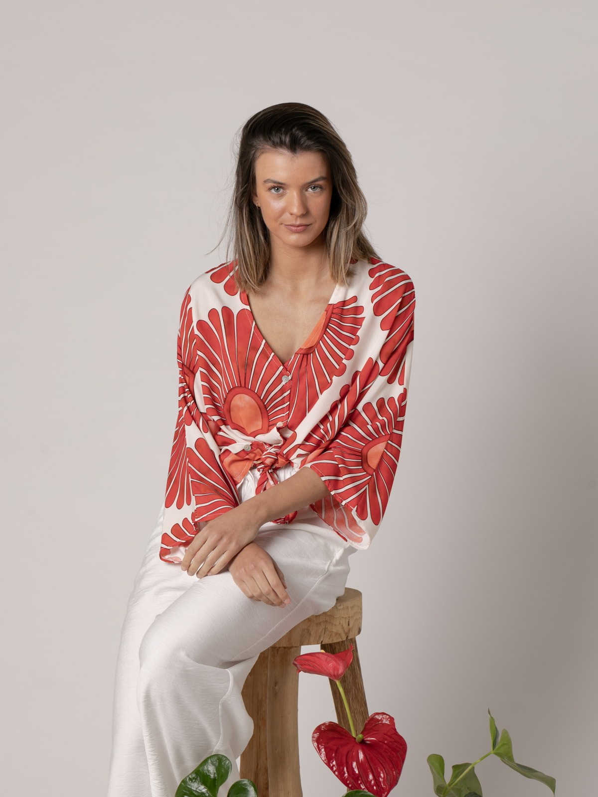 Woman Flowing blouse with V-neckline with mococrom drawing  Redcolour