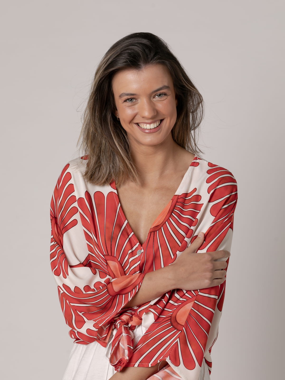 Woman Flowing blouse with V-neckline with mococrom drawing  Redcolour