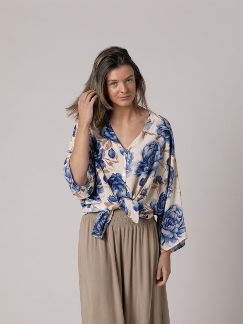 Woman Flowing blouse with V-neckline and peony print  Blue Navycolour