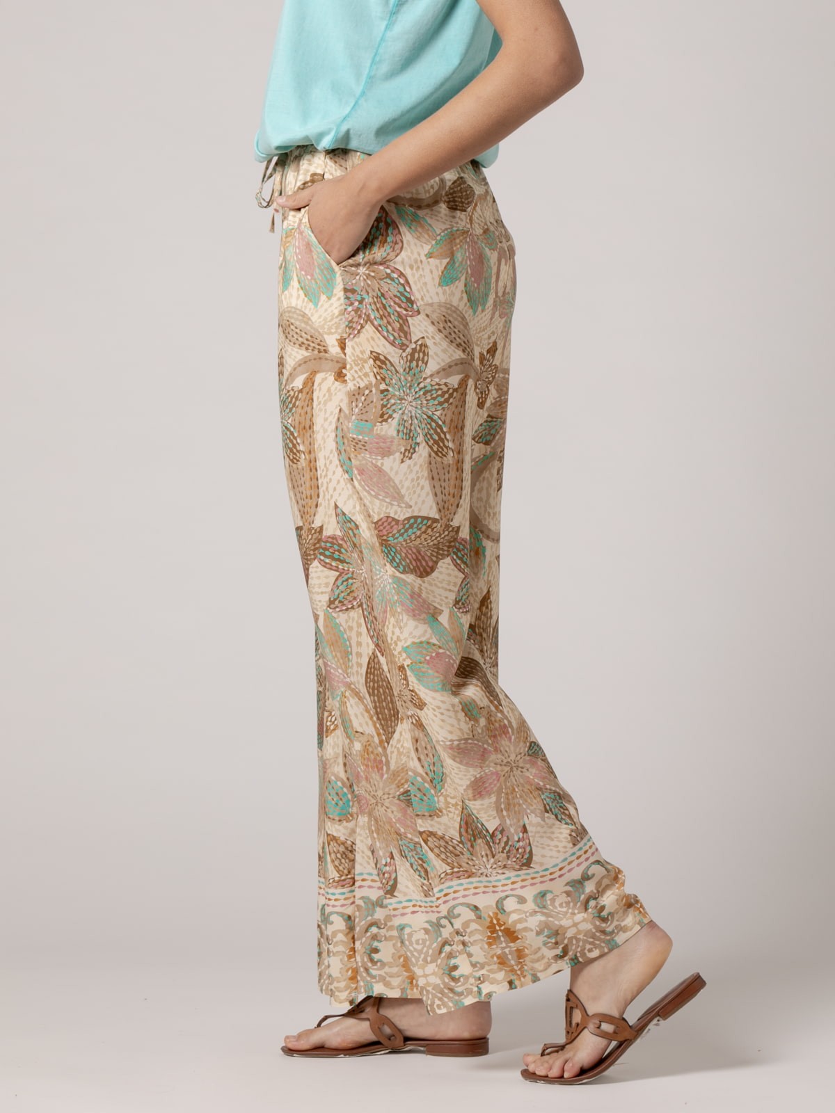 Woman Flowy pants with floral print  Taupecolour