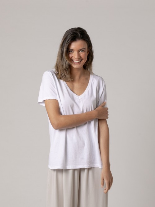 Camiseta algodón c/ pico detalle canalé color Blanco