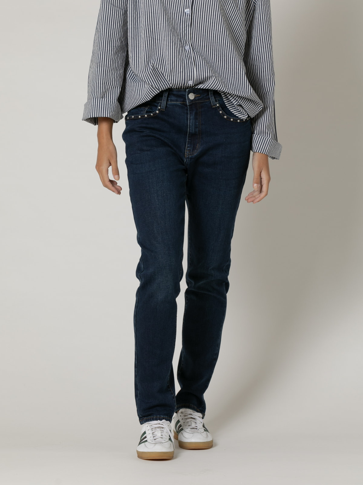 Woman Jeans with studded details  Bluecolour