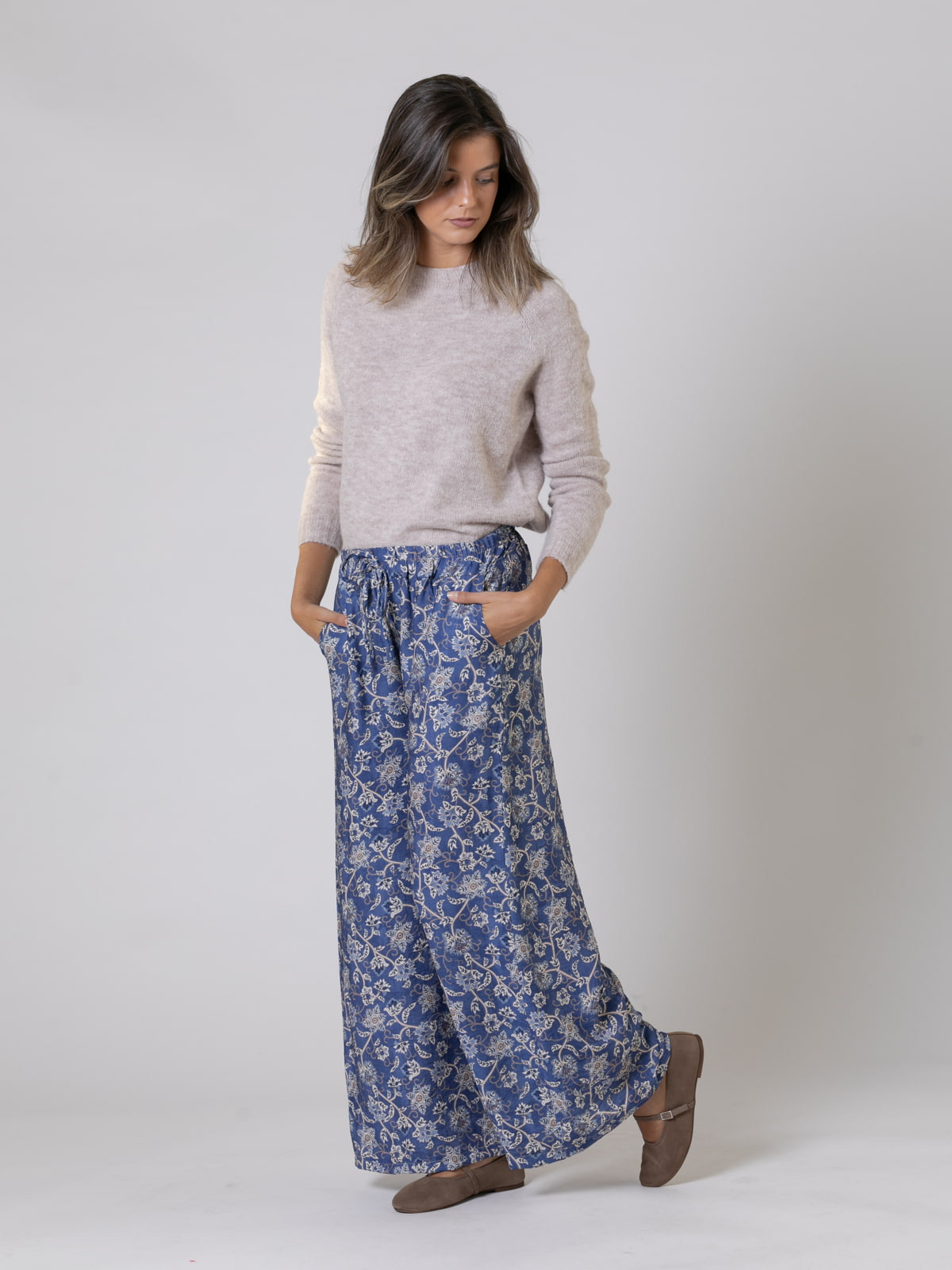 Woman Oversized fluid pants with pockets  Bluecolour