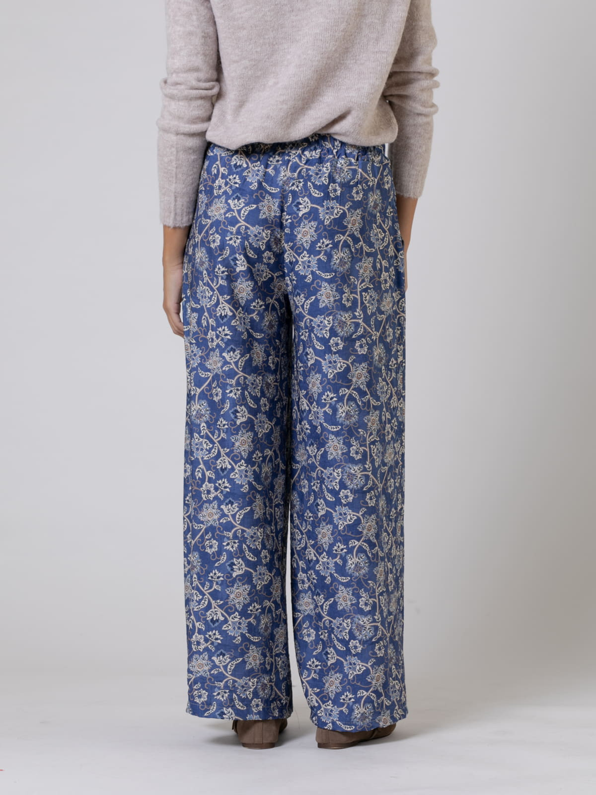 Woman Oversized fluid pants with pockets  Bluecolour