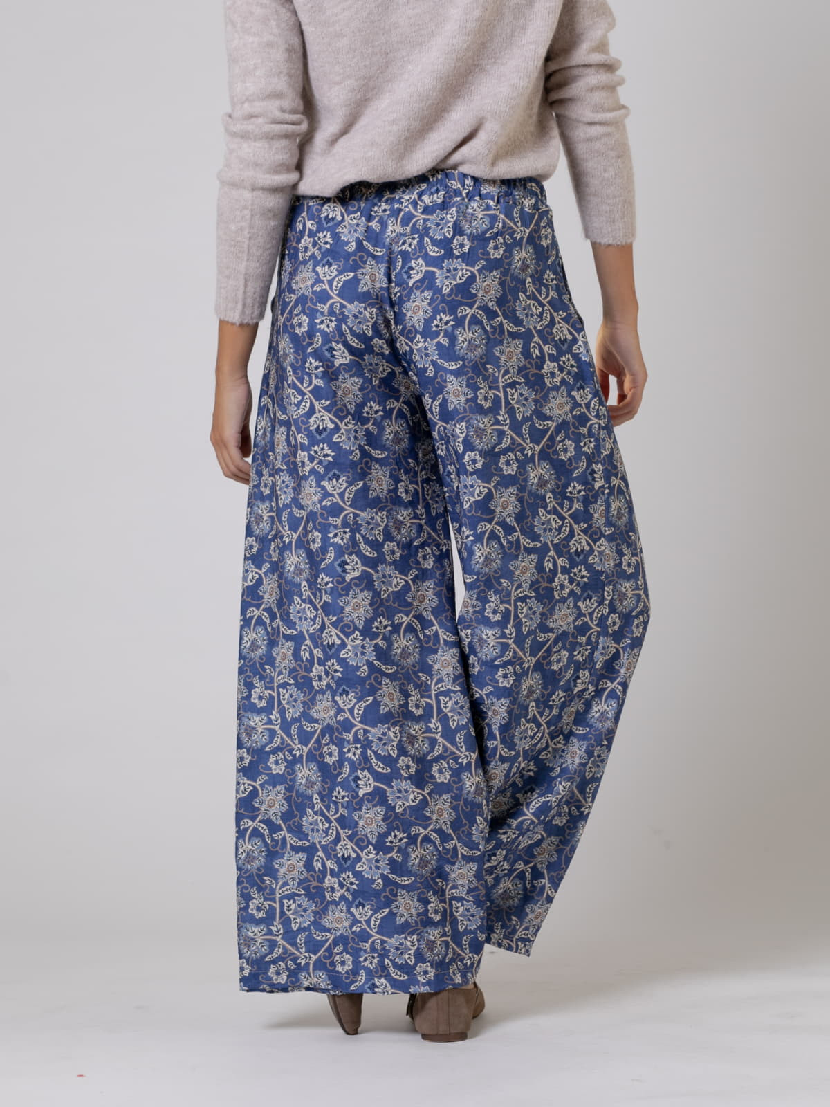 Woman Oversized fluid pants with pockets  Bluecolour