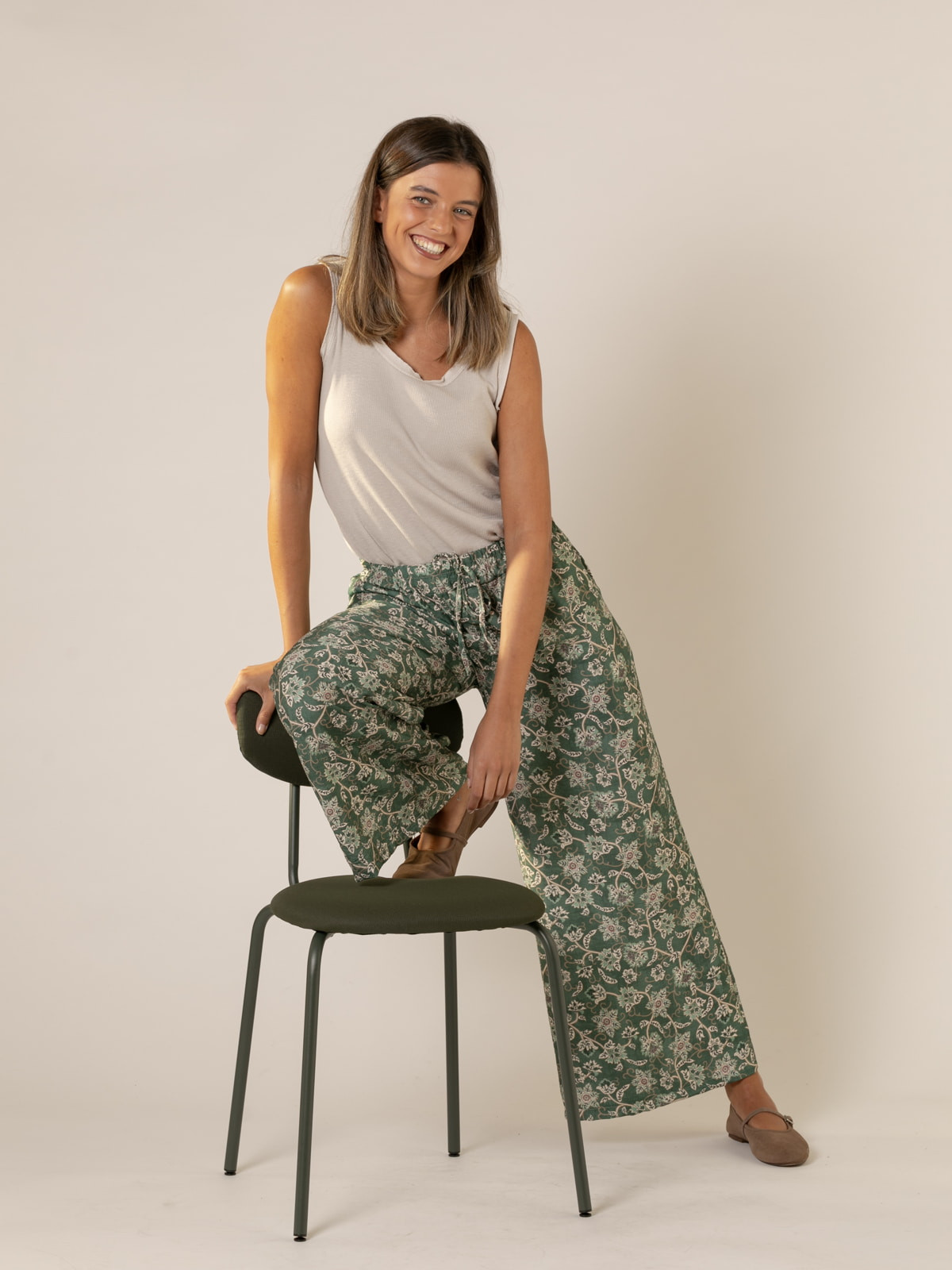 Woman Oversized fluid pants with pockets  Greencolour