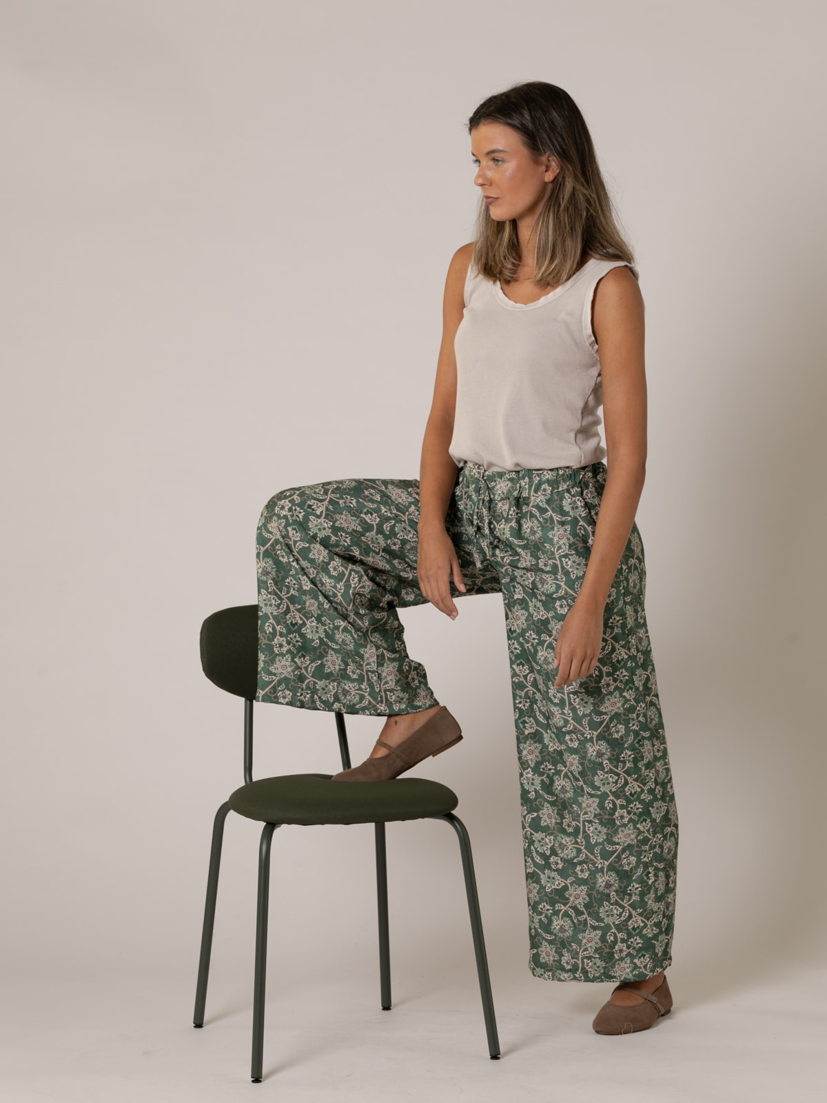 Woman Oversized fluid pants with pockets  Greencolour