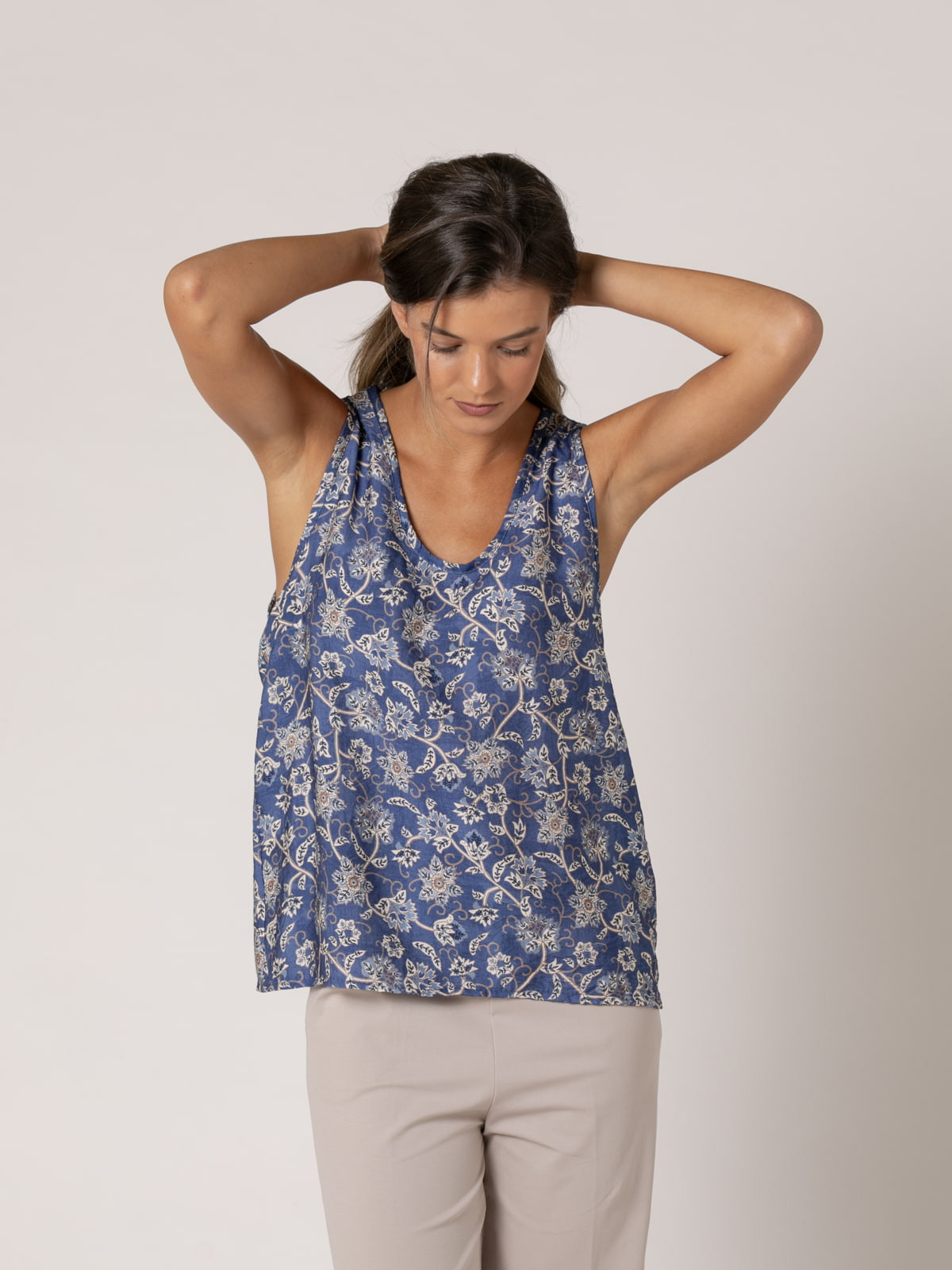 Woman Fluid top drawings  Blue Navycolour