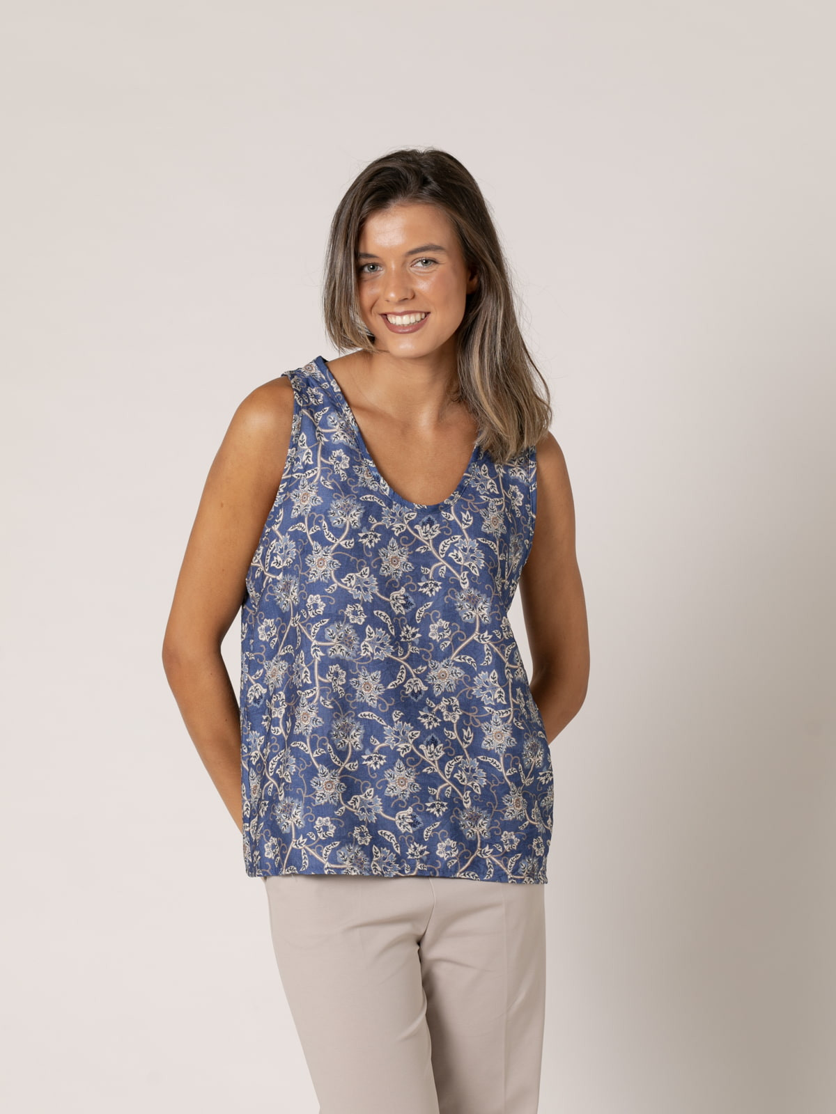 Woman Fluid top drawings  Blue Navycolour