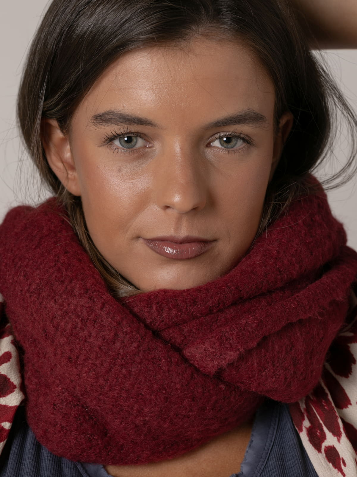 Woman Super soft oversized scarf Bordeauxcolour