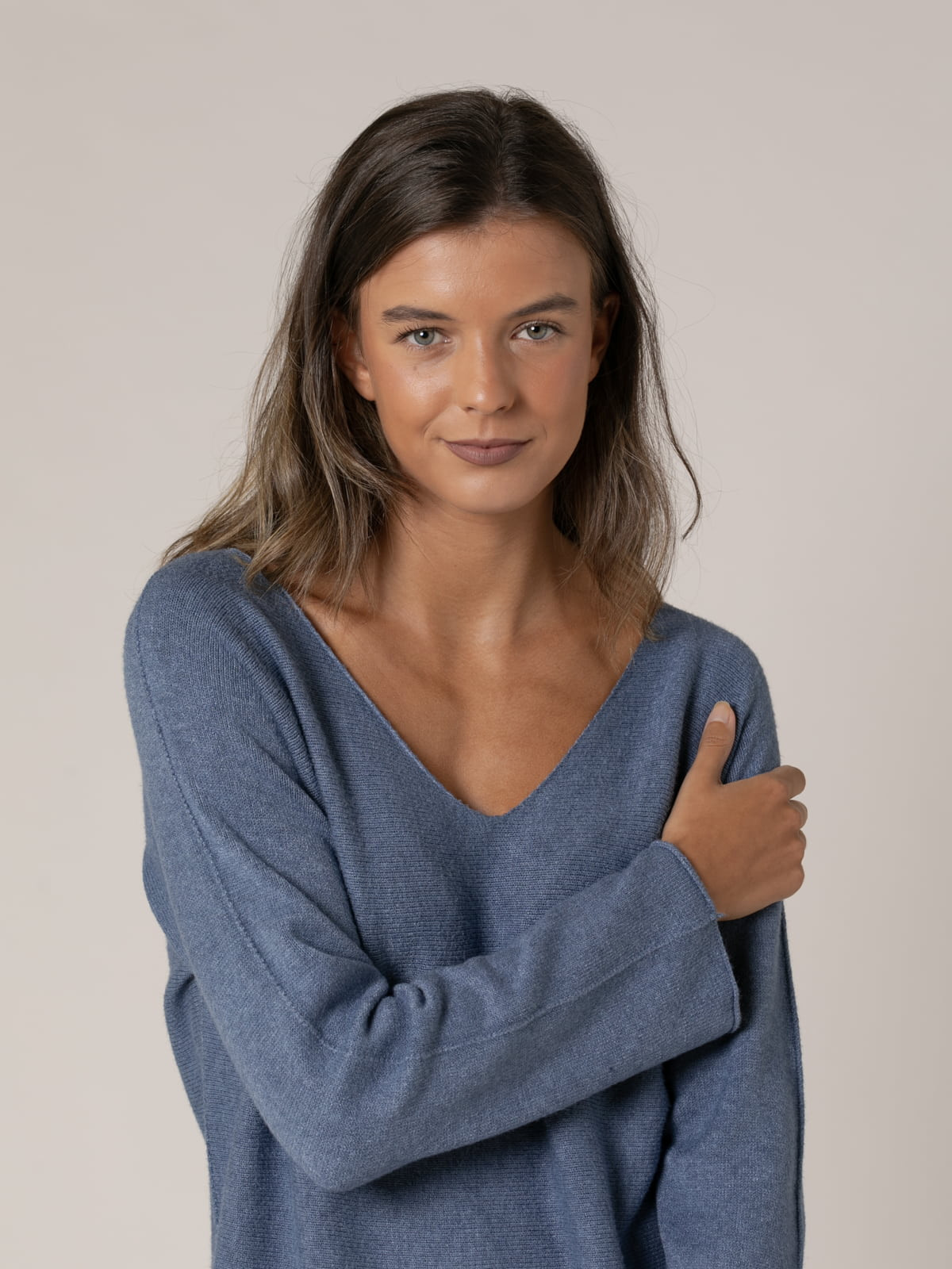 Woman Must-have V-neck sweater  Blue Jeancolour