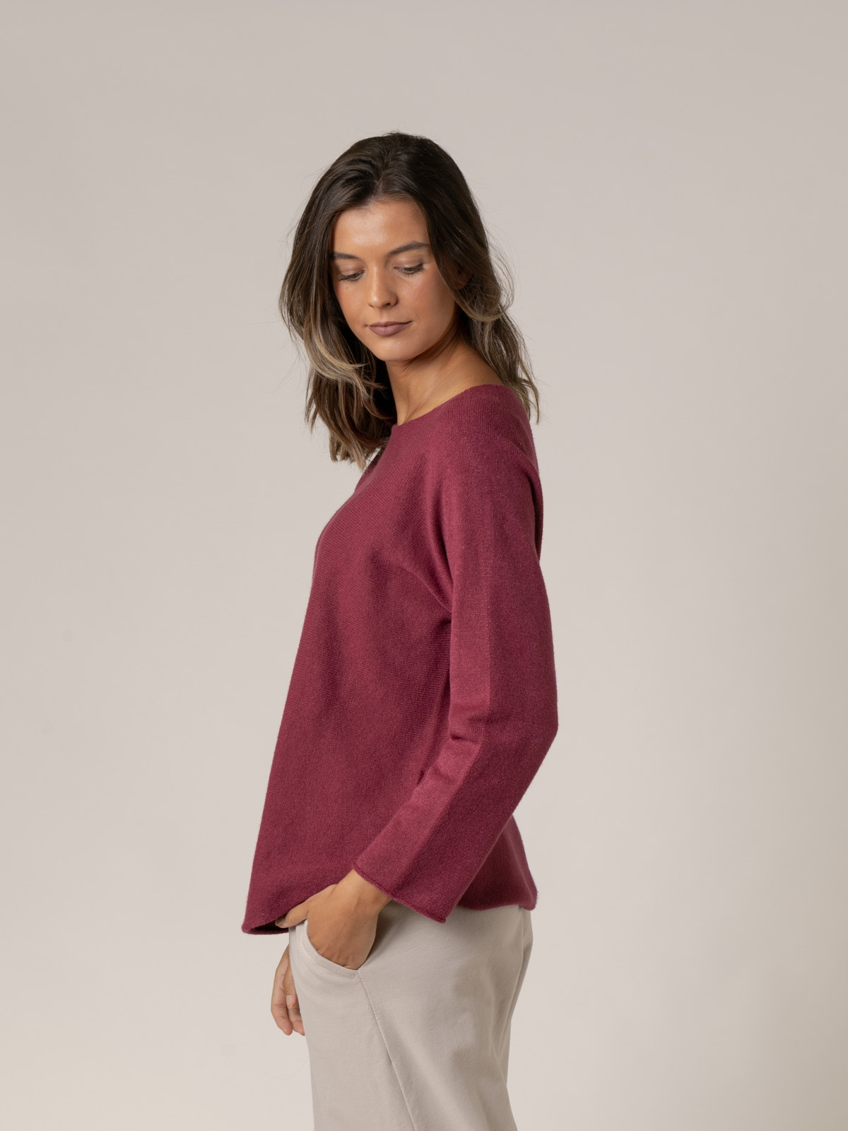 Woman Must-have boat neck sweater  cerezacolour