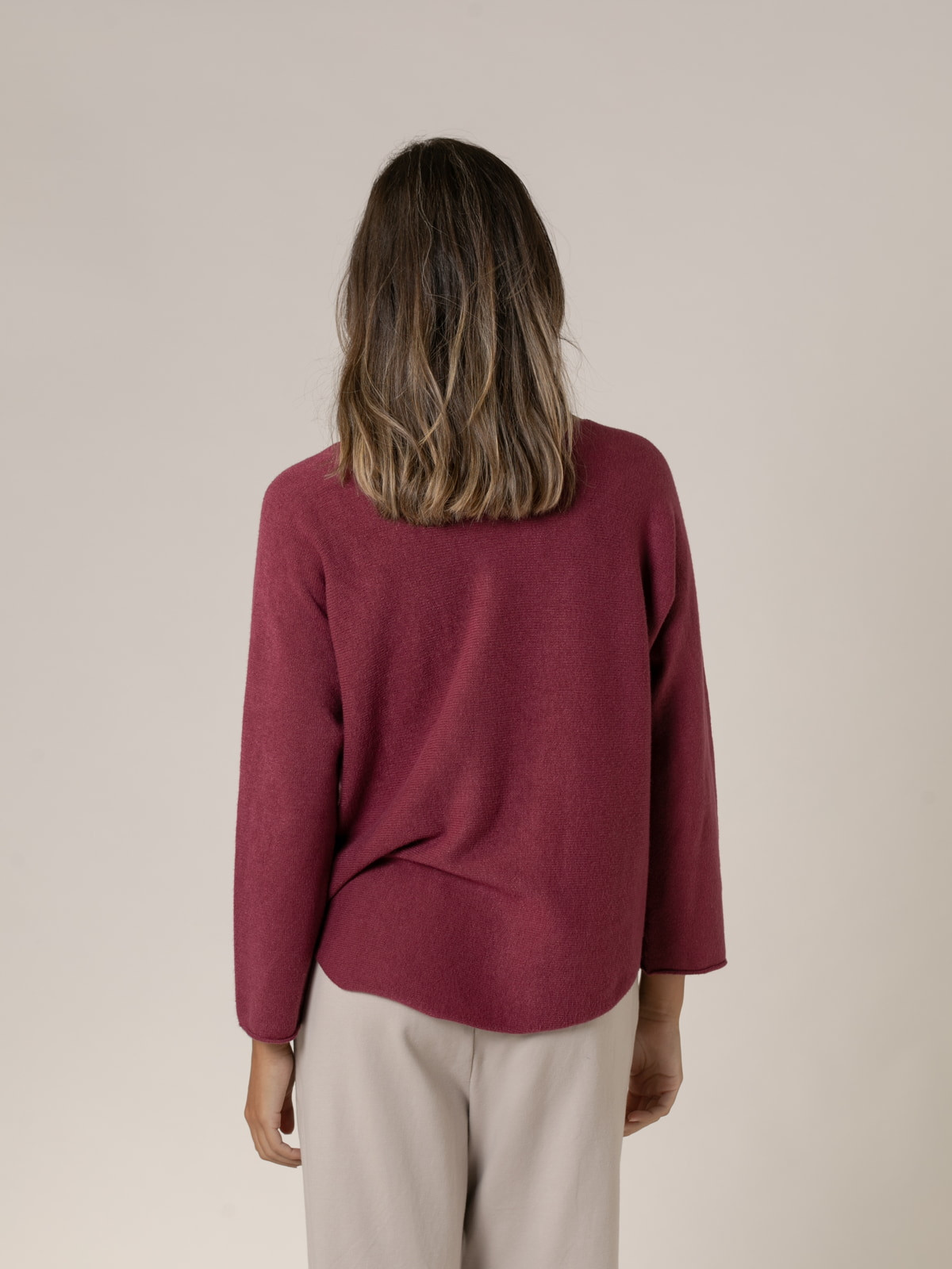 Woman Must-have boat neck sweater  cerezacolour