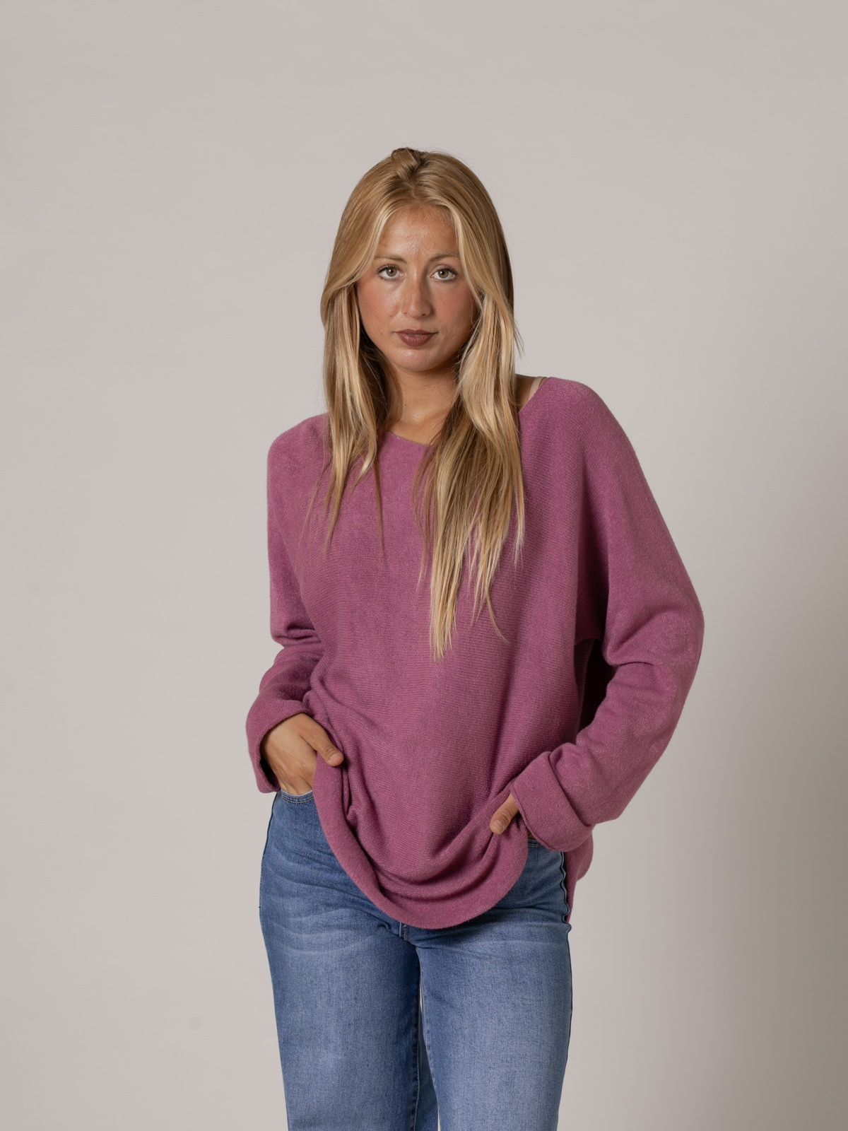 Woman Must-have boat neck sweater  ORQUIDEAcolour