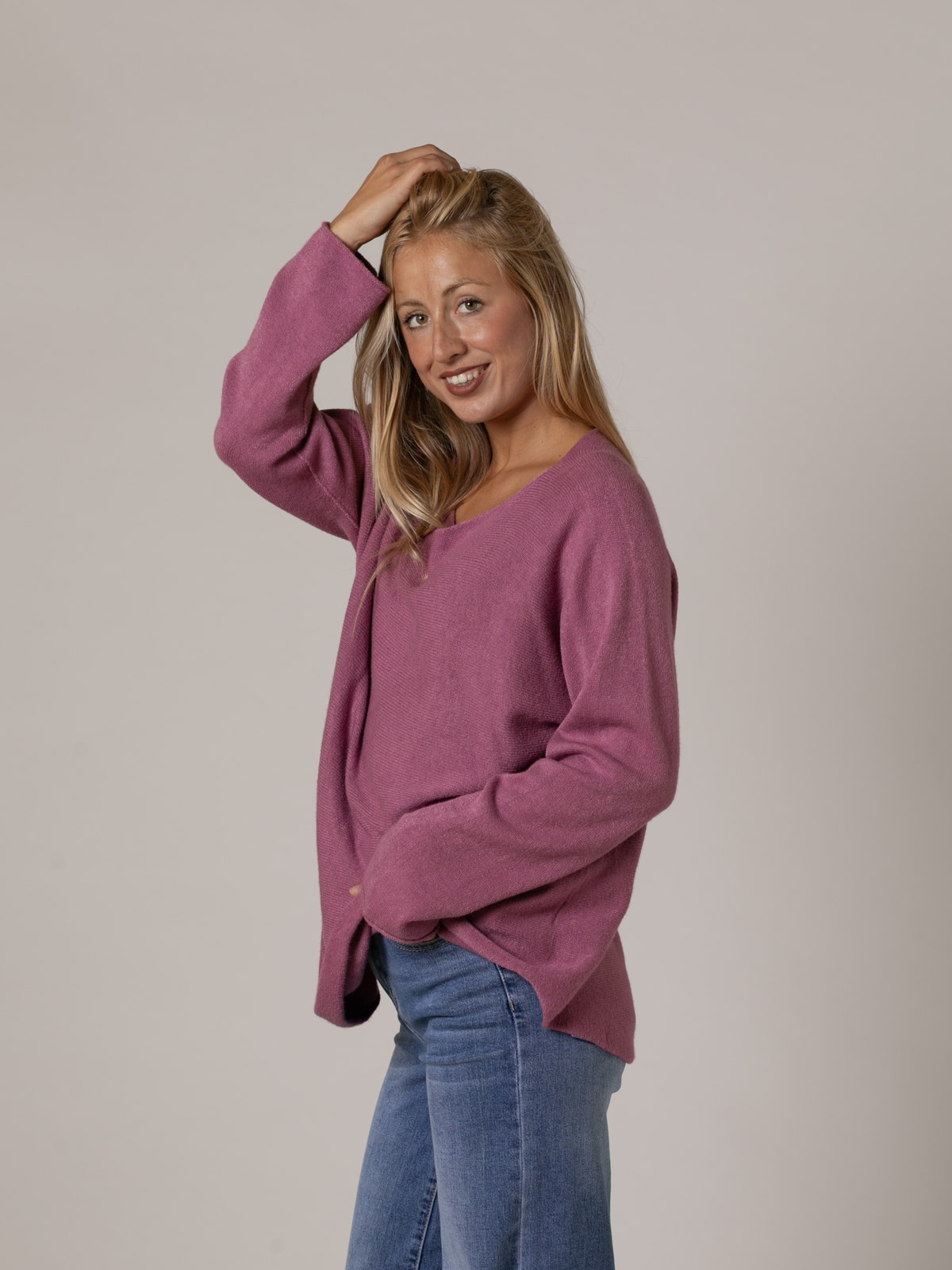 Woman Must-have boat neck sweater  ORQUIDEAcolour