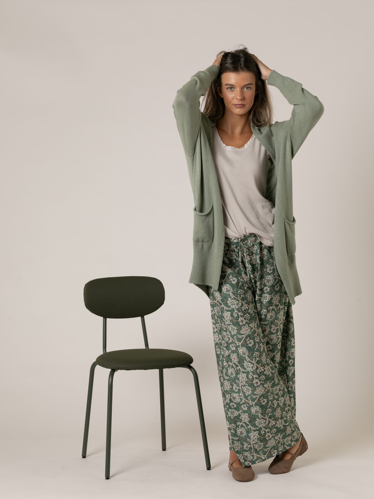  Long cardigan with soft knit pockets  Khaki colour