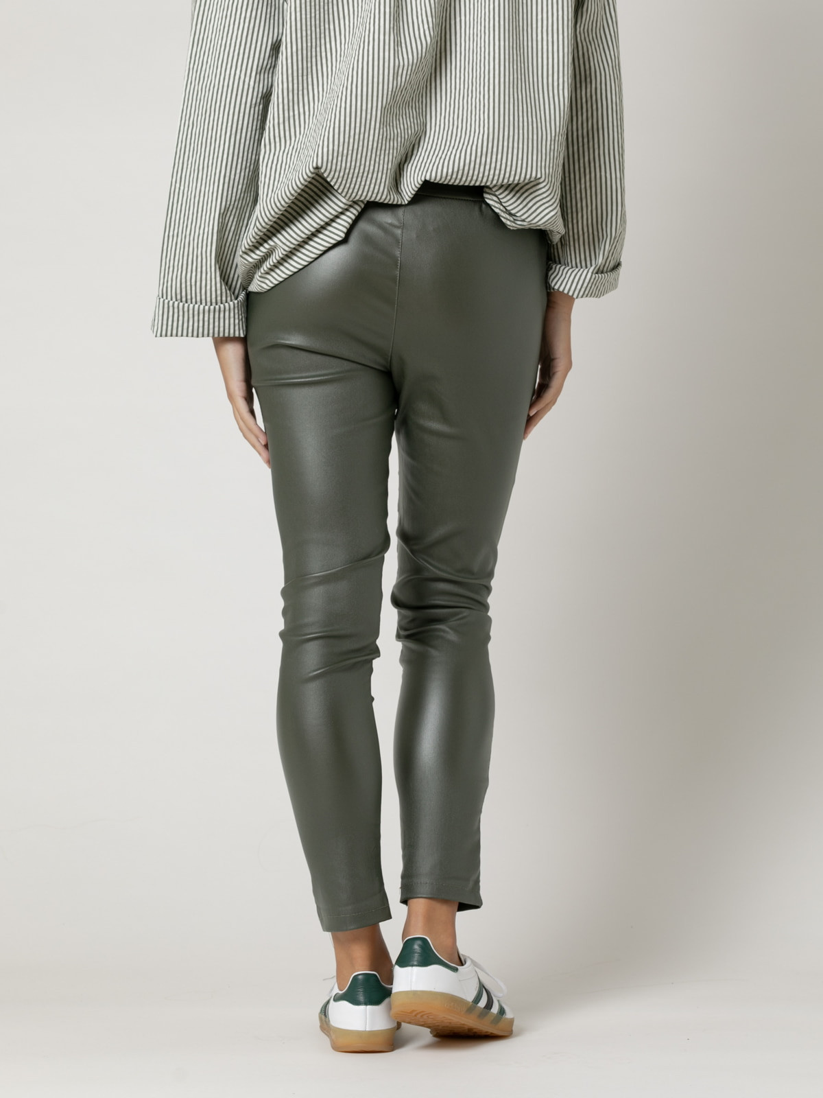 Woman trendy eco-leather pants  Greencolour