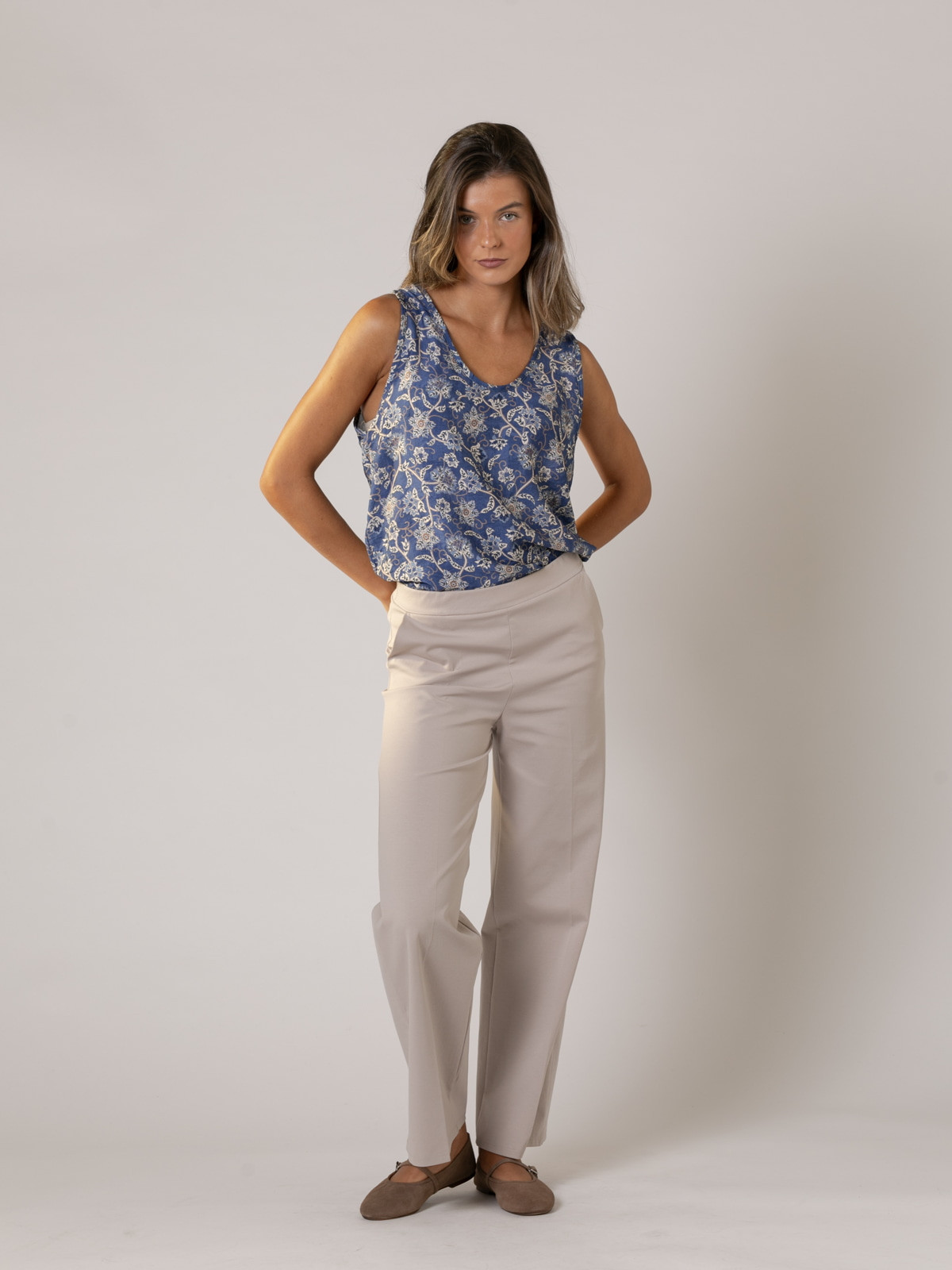 Woman A-line design pants  Stonecolour