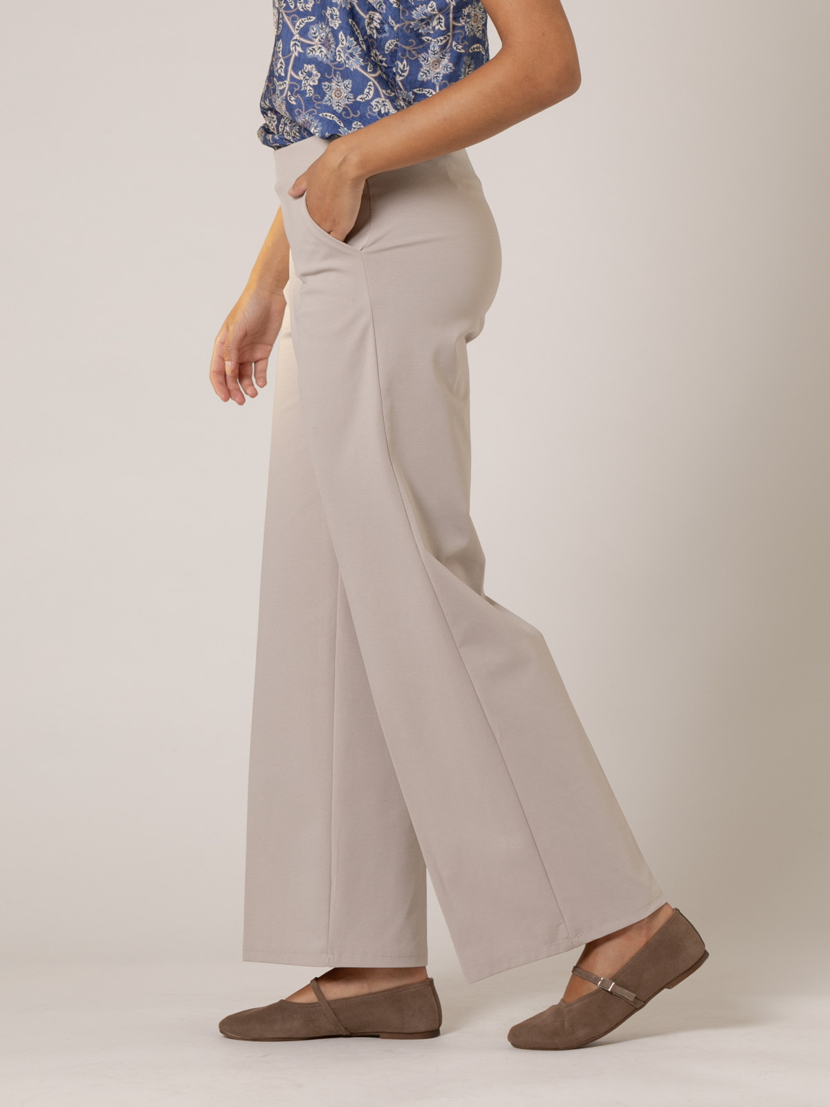 Woman A-line design pants  Stonecolour