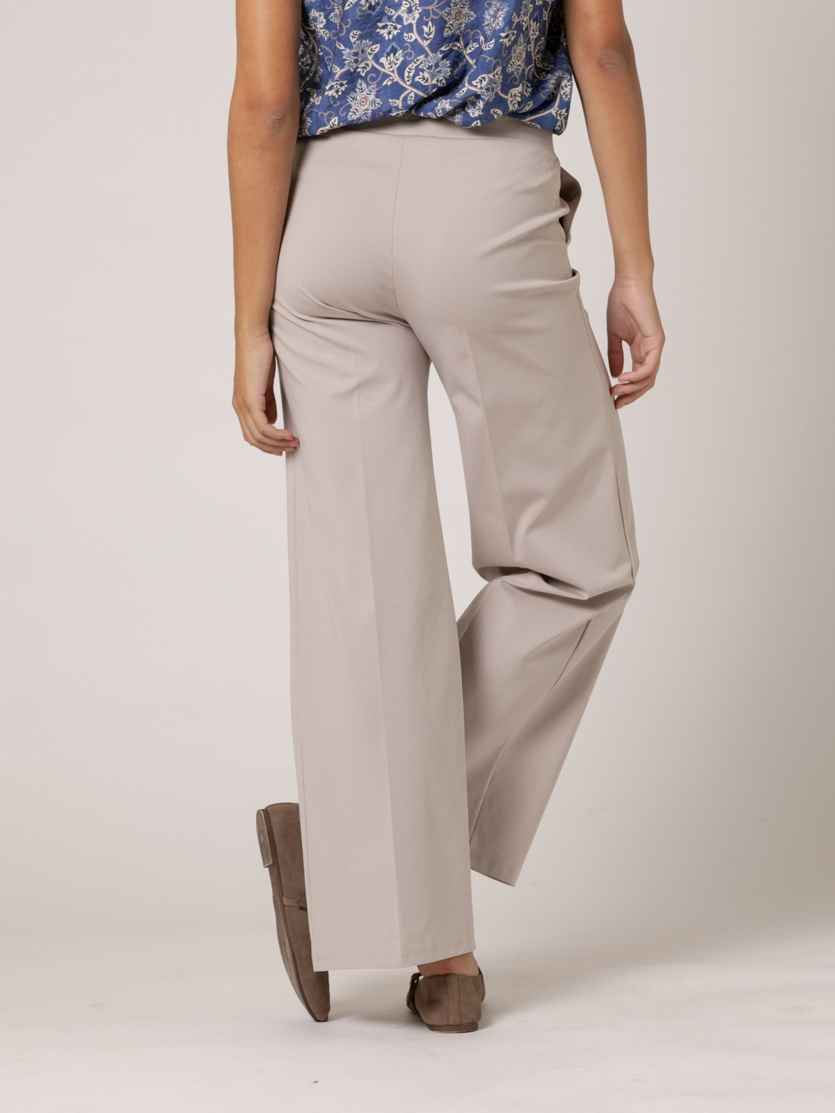 Woman A-line design pants  Stonecolour