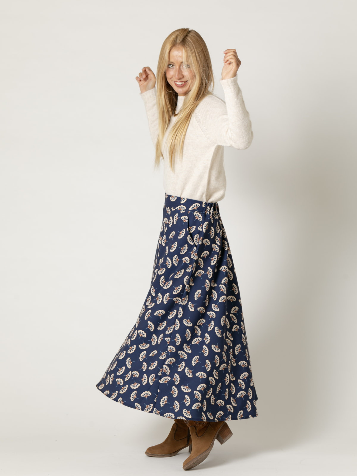 Woman Long skirt with pockets with little flower print  Blue Navycolour