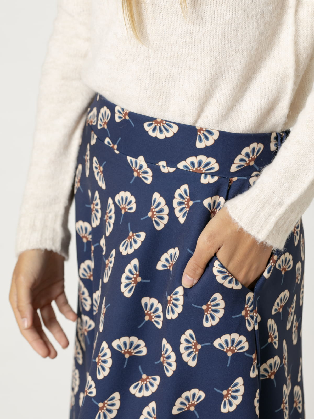 Woman Long skirt with pockets with little flower print  Blue Navycolour