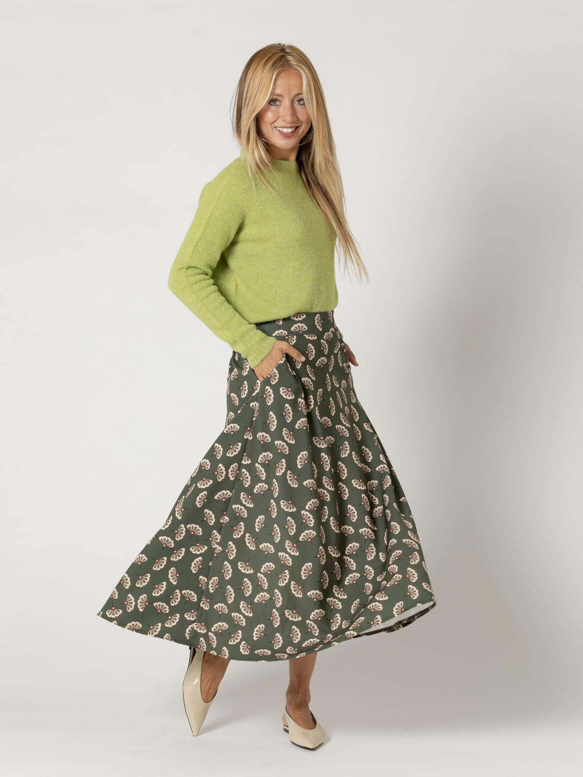 Woman Long skirt with pockets with little flower print  Greencolour