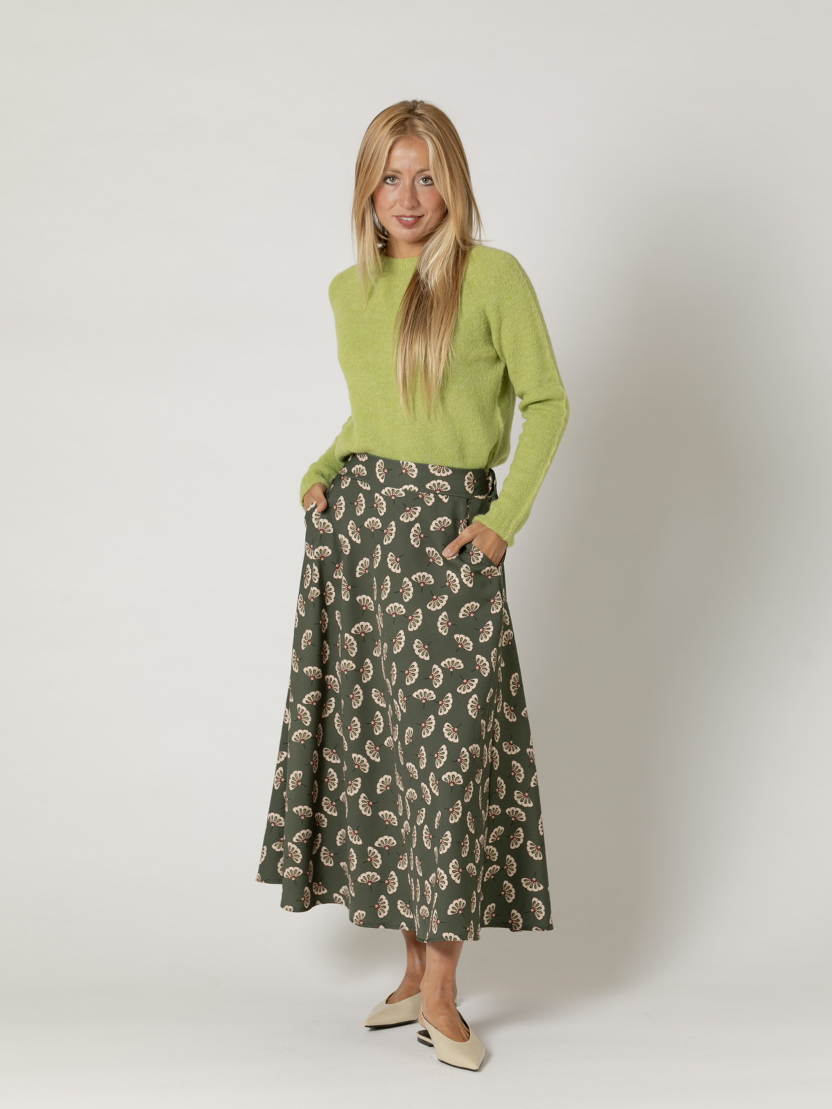 Woman Long skirt with pockets with little flower print  Greencolour