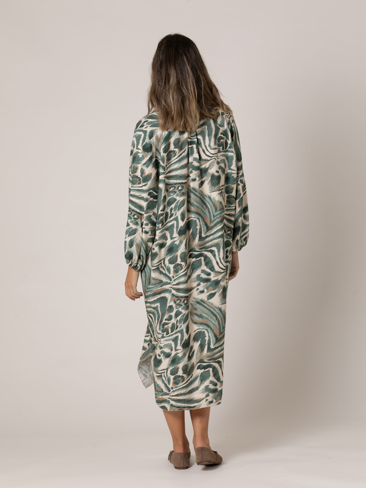 Woman Long fluid animal print dress  Greencolour