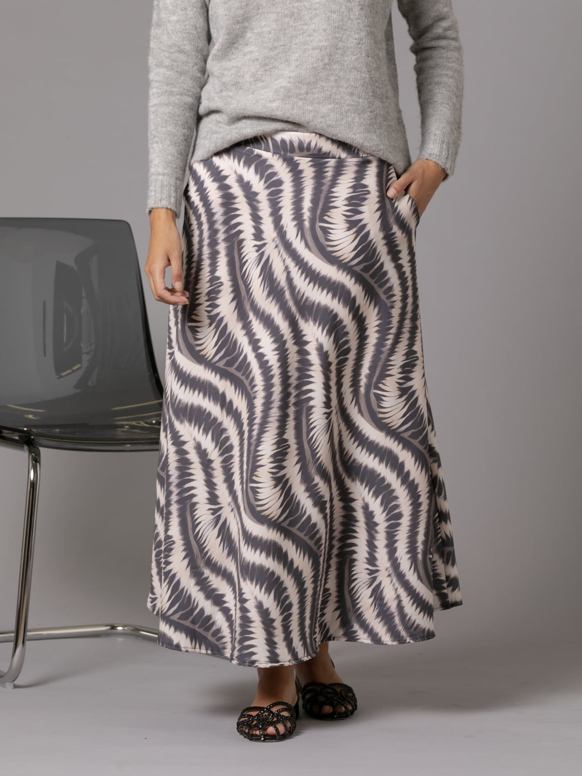 Woman Long skirt with pockets and wave print  Greycolour