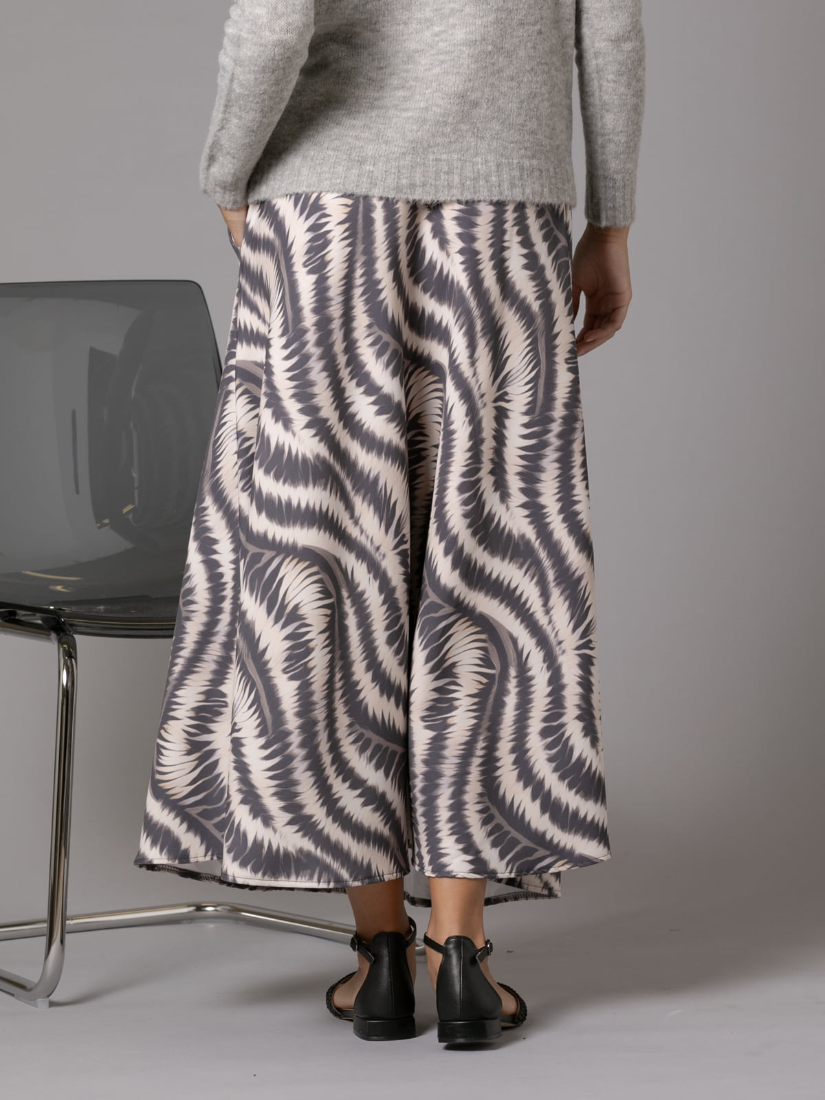 Woman Long skirt with pockets and wave print  Greycolour