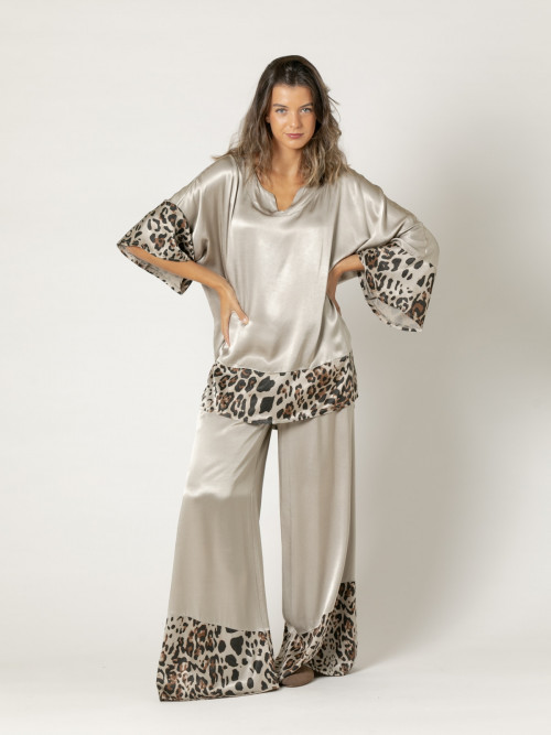 Woman oversized shirt with animal print details  Taupecolour