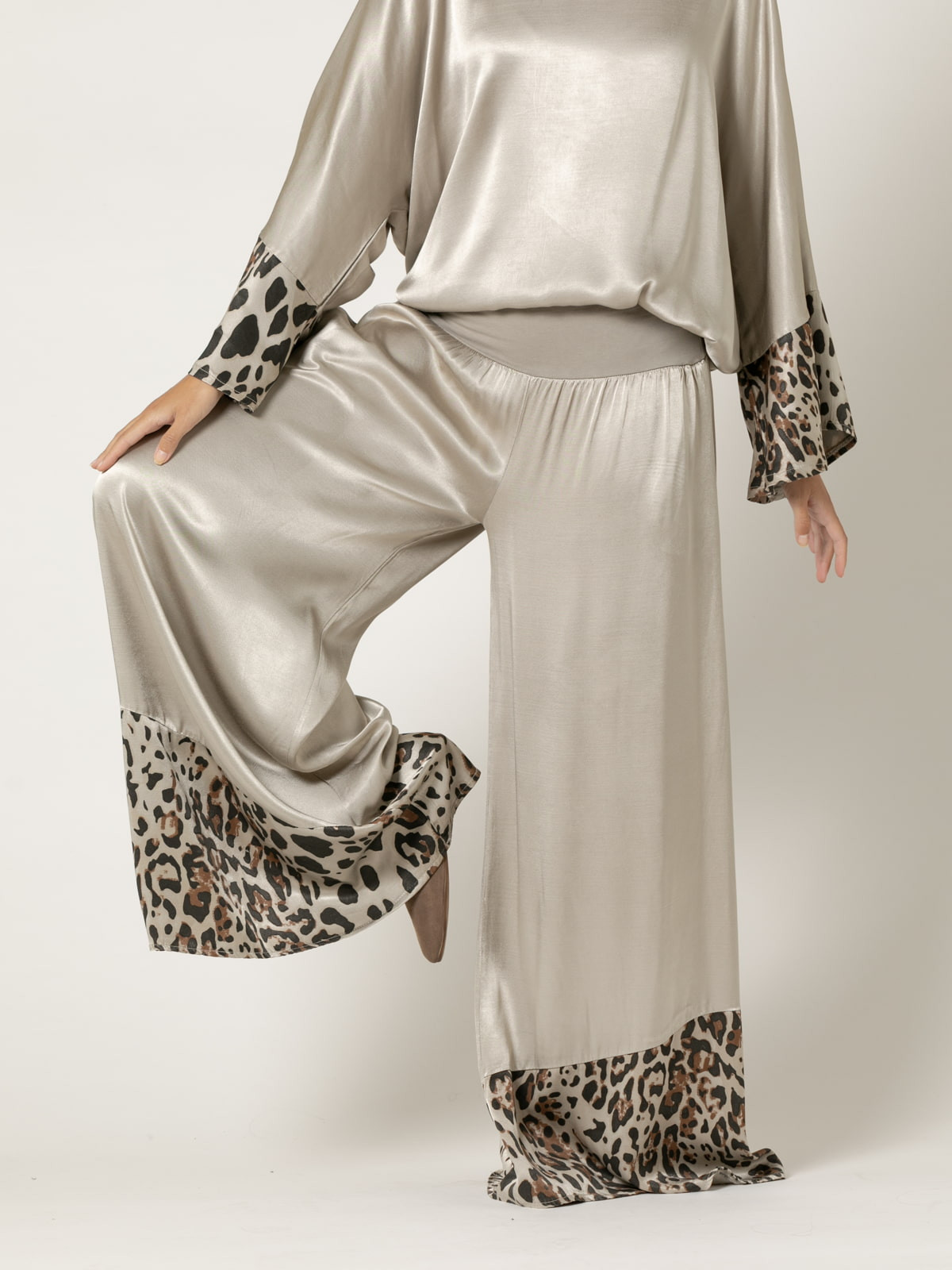 Woman Animal print low trousers  Taupecolour