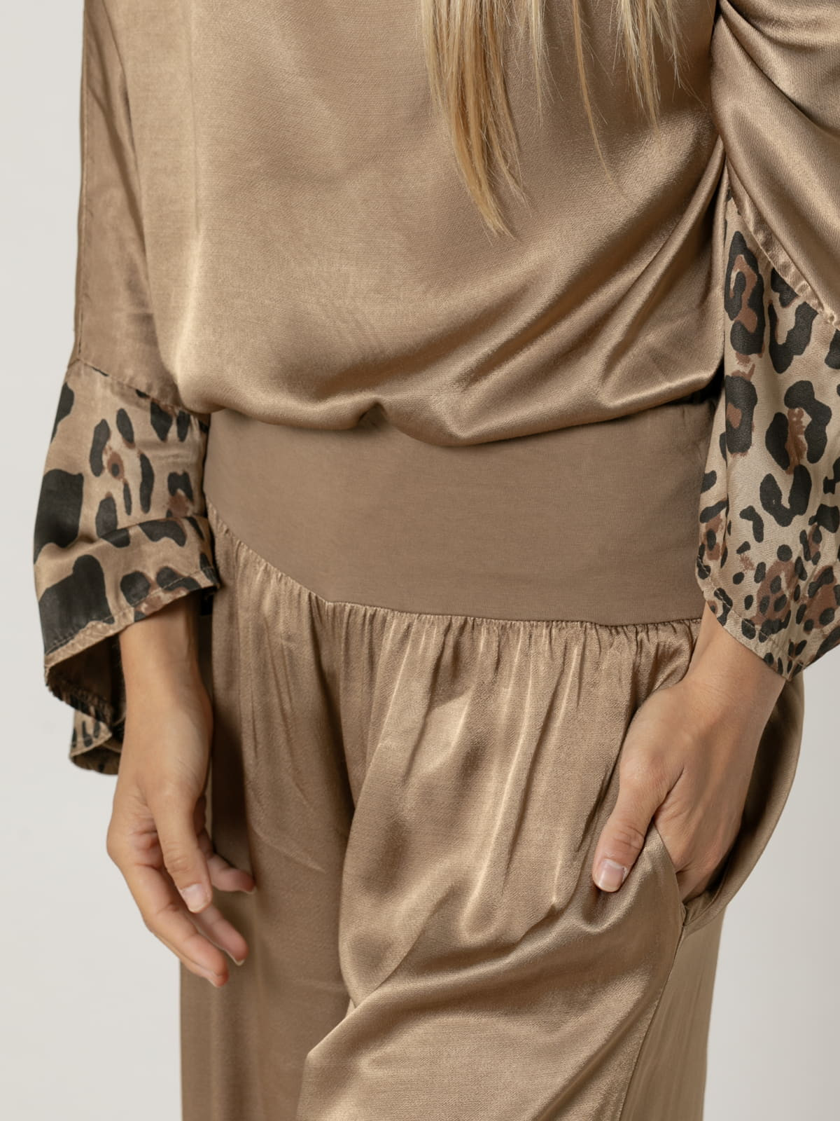 Woman Animal print low trousers  Camelcolour