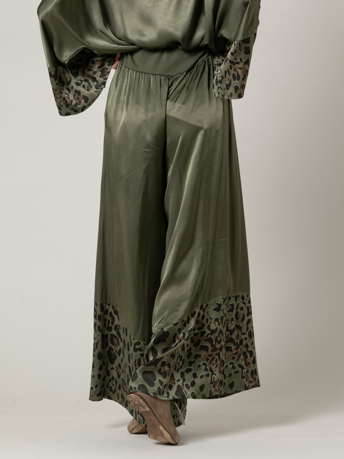 Woman Animal print low trousers  Khakicolour