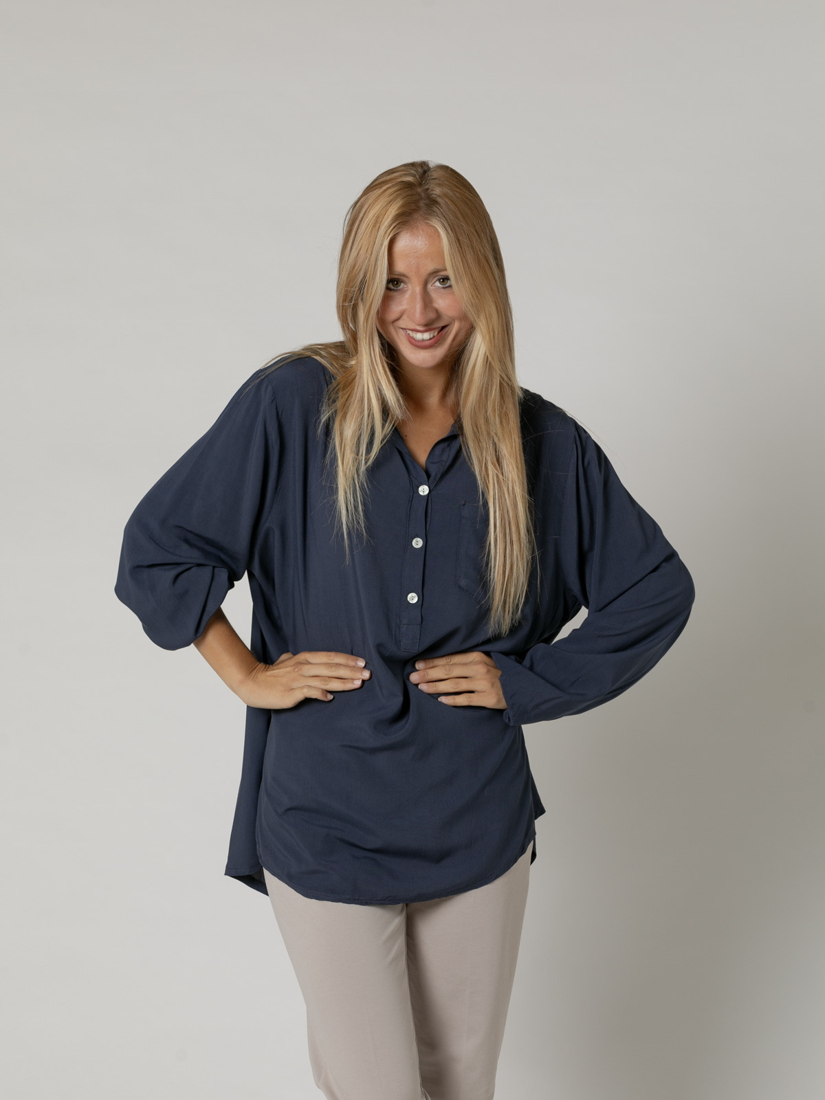 Camisa lisa fluida eco-visco color Azul