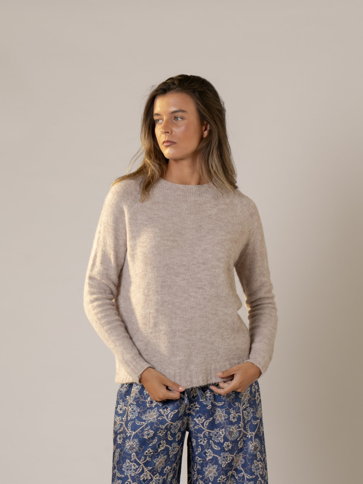 Woman Must-have crew neck wool sweater  Stonecolour