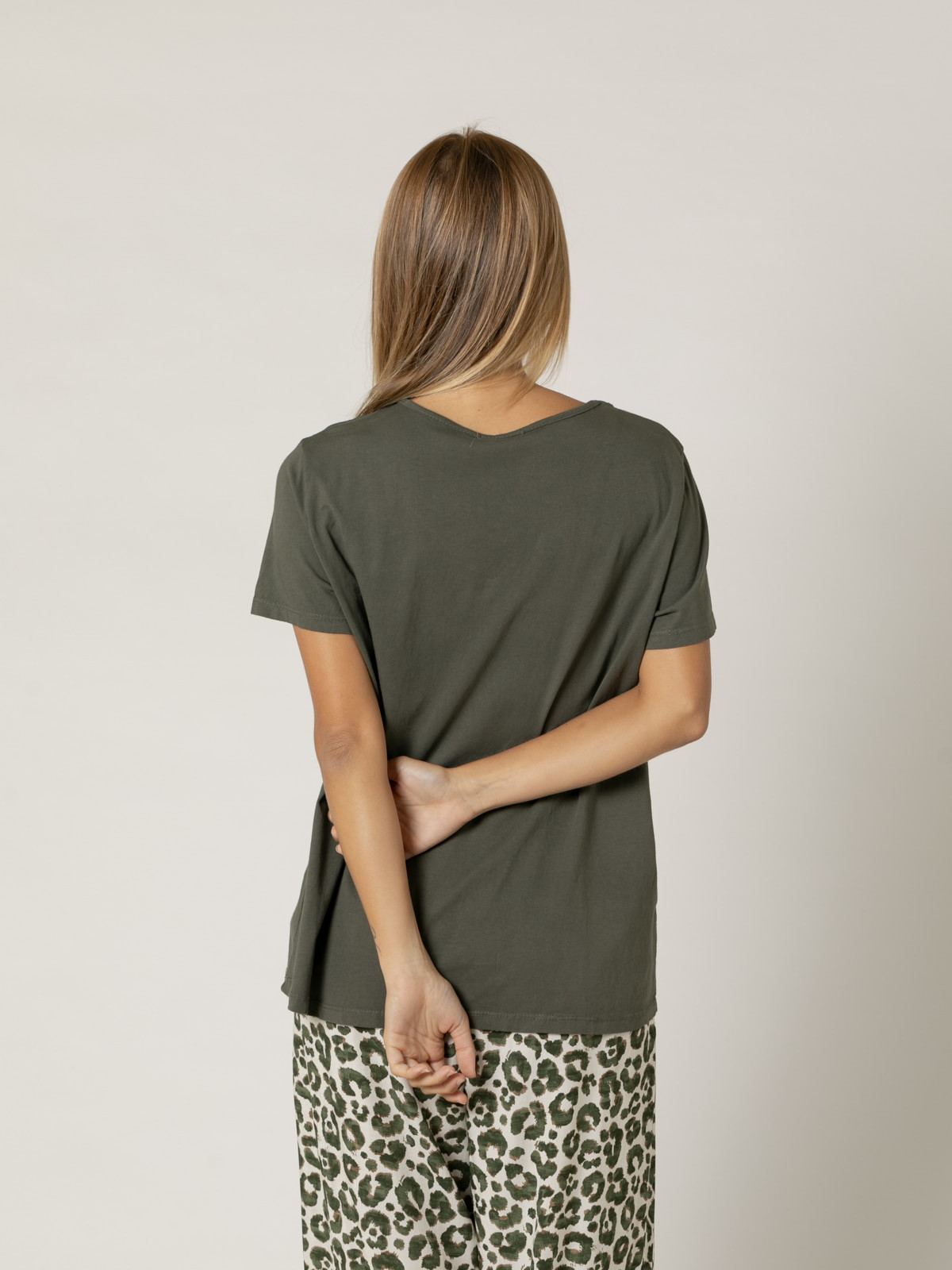 Woman 100% cotton V-neck t-shirt  Greencolour