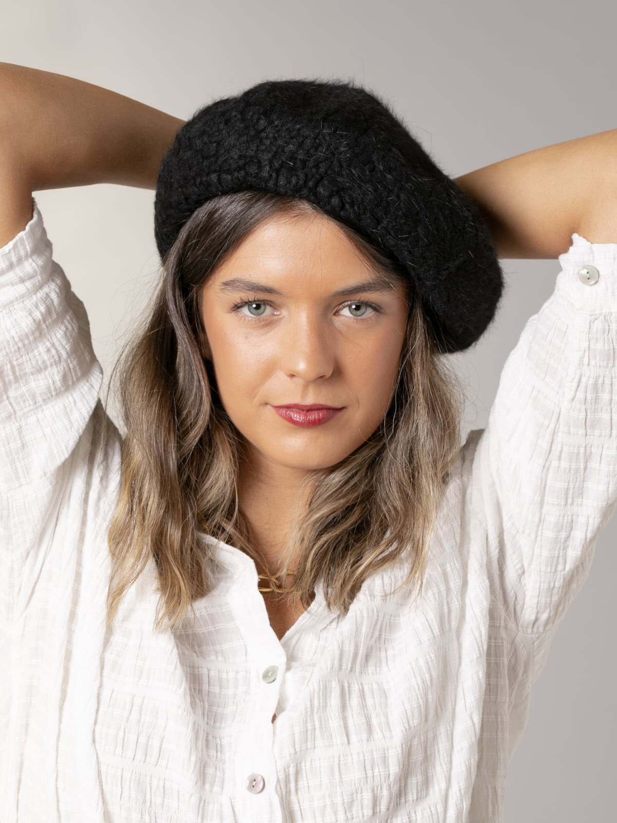 Woman Plain terry wool cap  Blackcolour