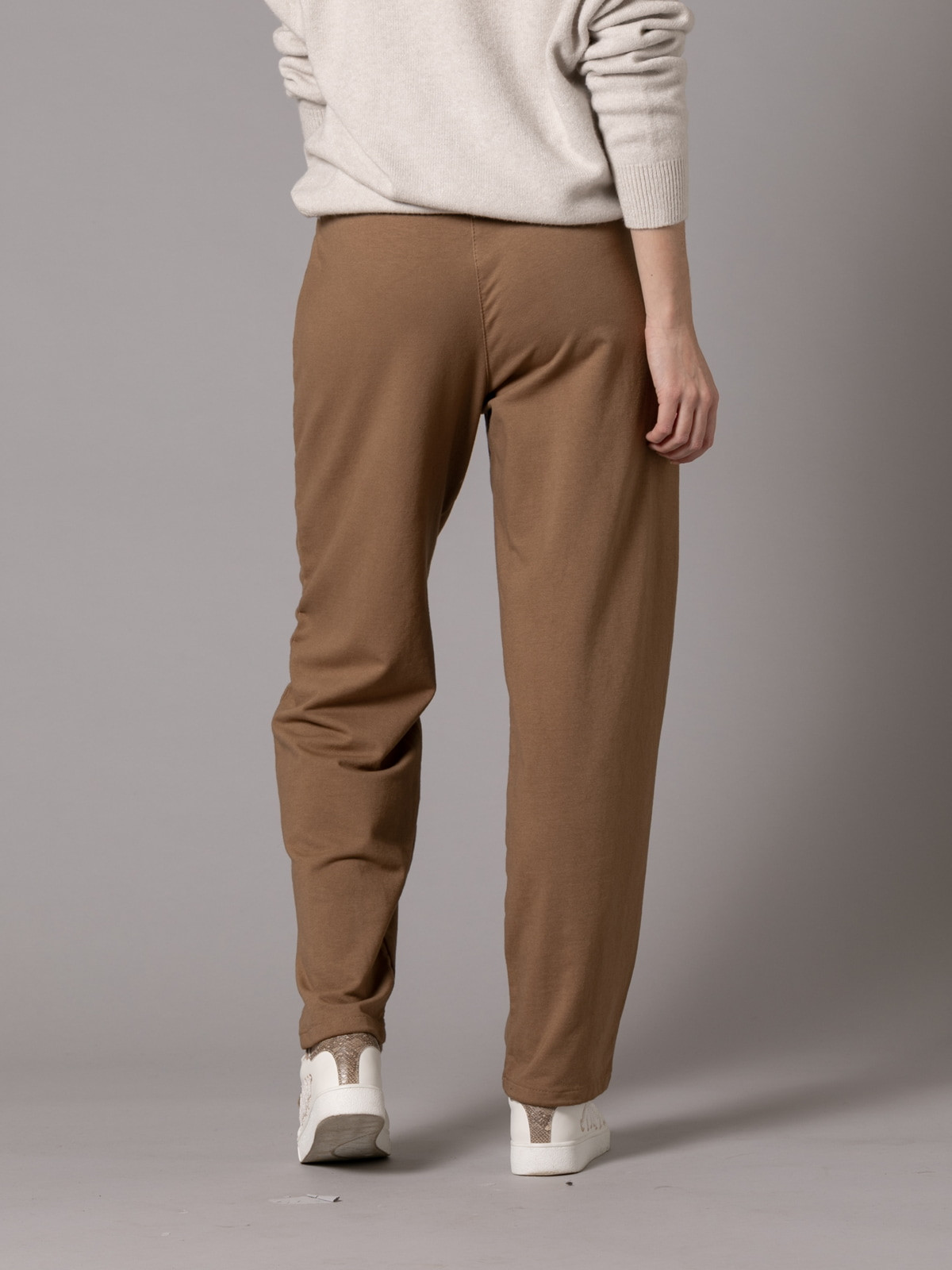 Pantalón trendy felpa algodón 100% color Camel