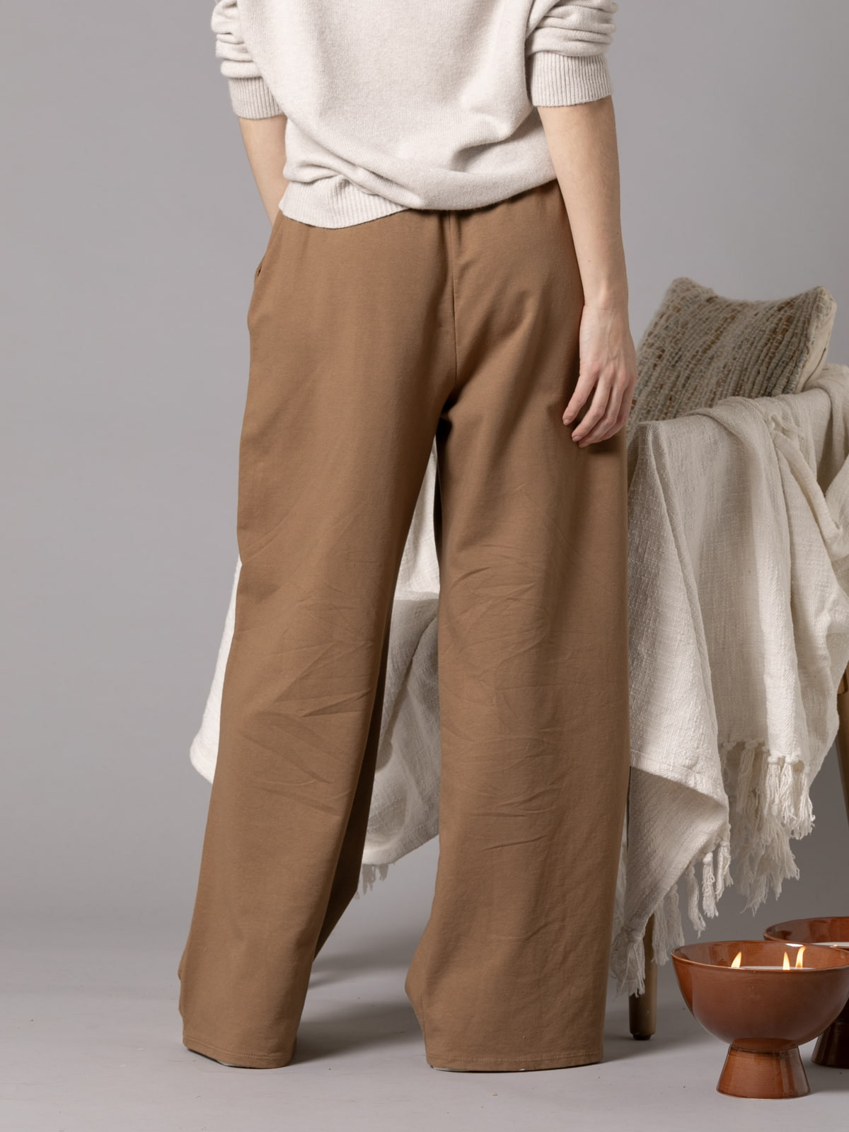 Pantalón felpa wide leg bolsillos color Camel