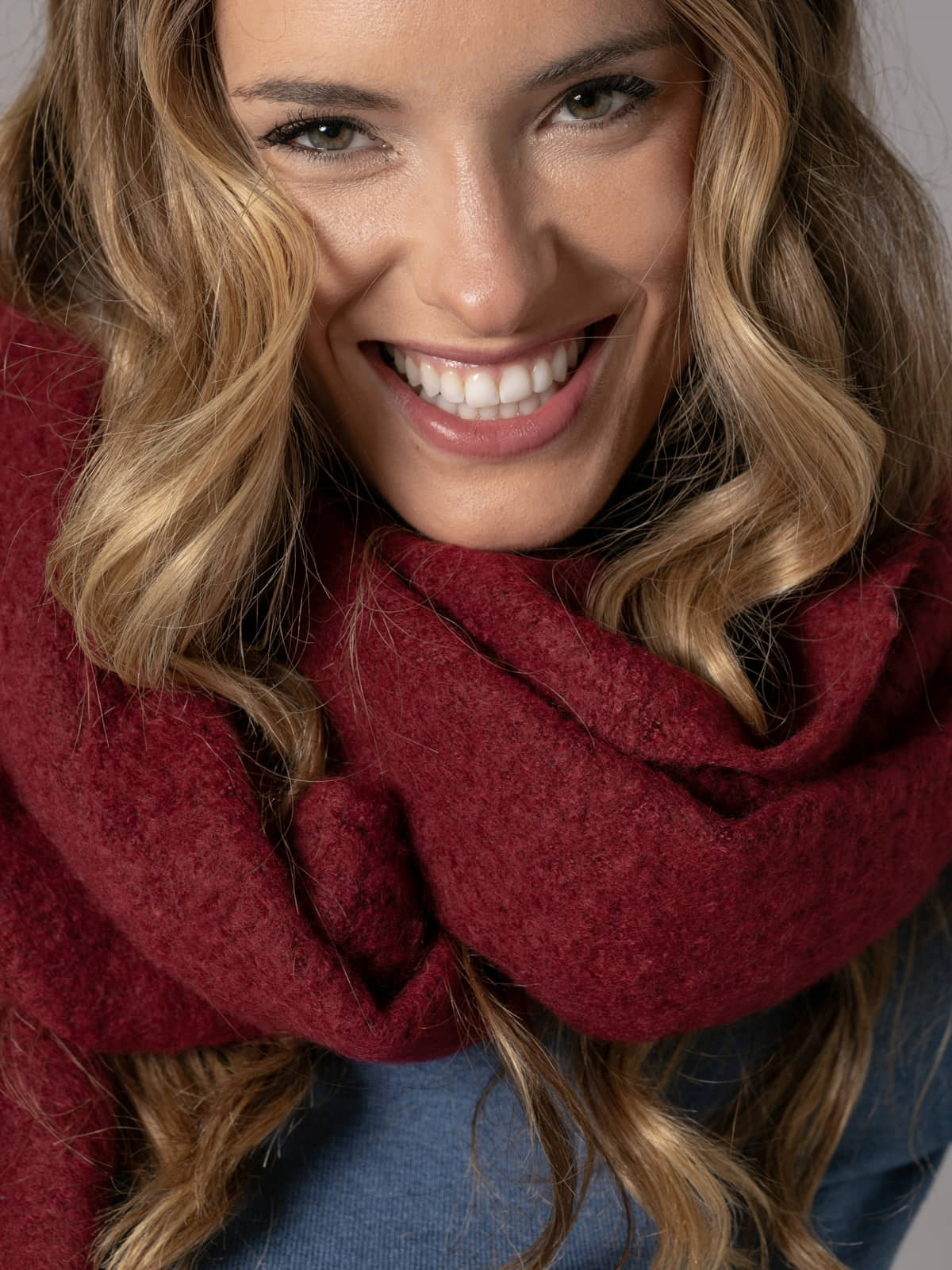 Super soft oversized scarf Bordeaux colour