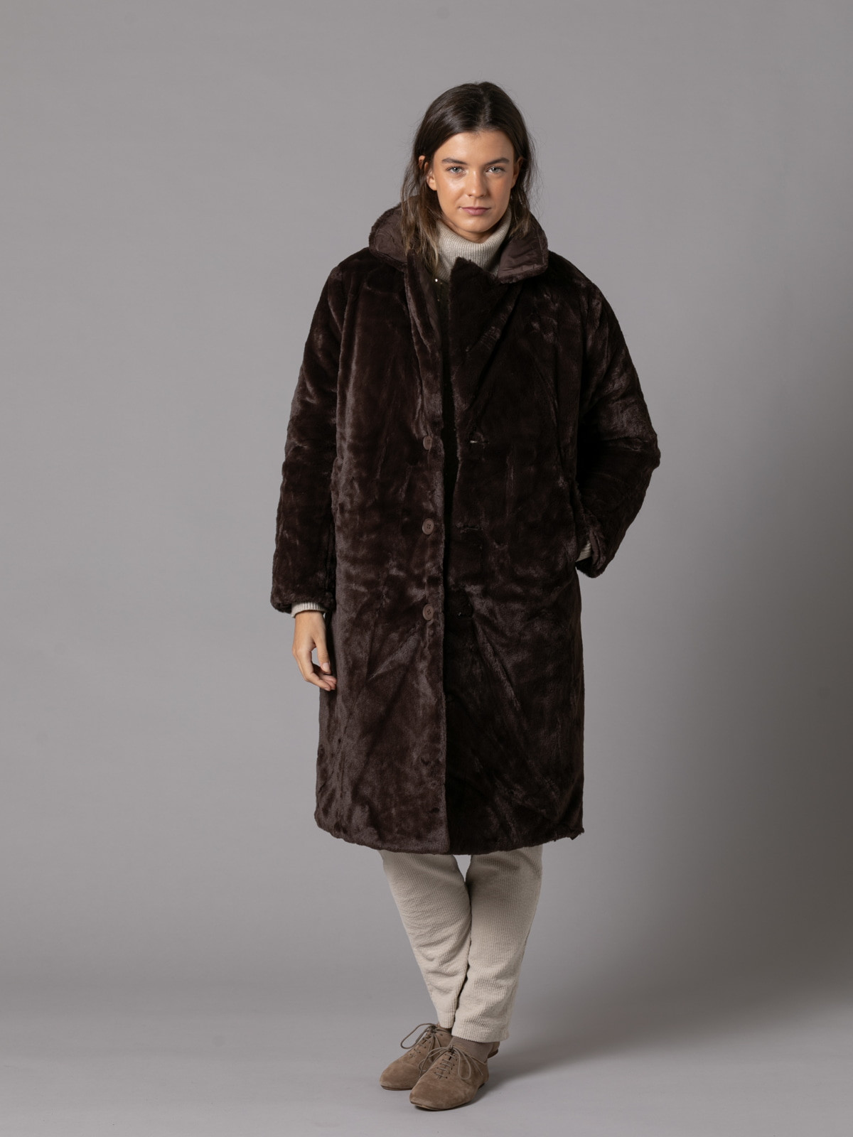 Reversible soft high textile fur padded coat  Marrón  colour