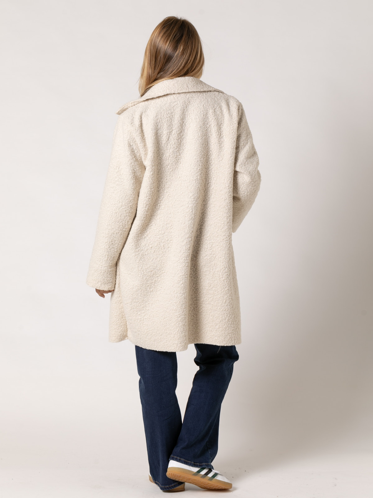 Buttoned double-breasted loop coat  Beige colour