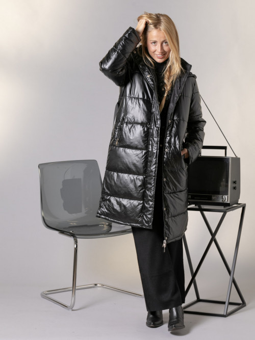 Quilted and reversible coat  Black colour