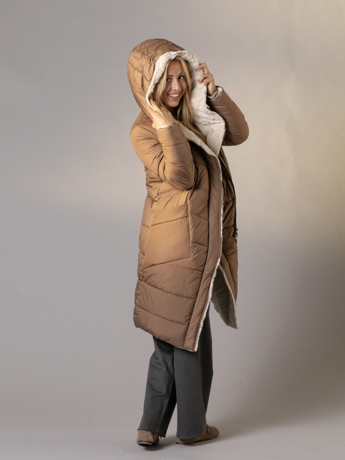 Reversible duster with high textile fur  Camel colour